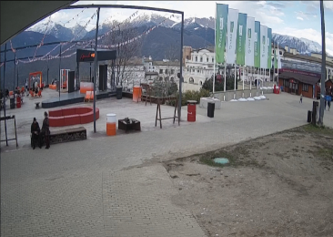 Polyana 960, rollout area, Apres ski