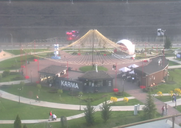 Vremena Goda Park, Main Square